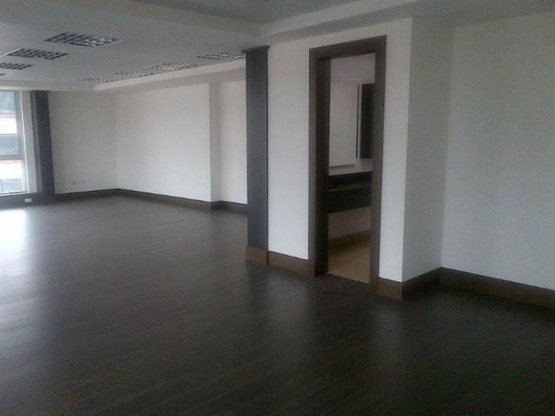 Foto Oficina en Arriendo en Quito, Pichincha - U$D 700 - OFA11472 - BienesOnLine