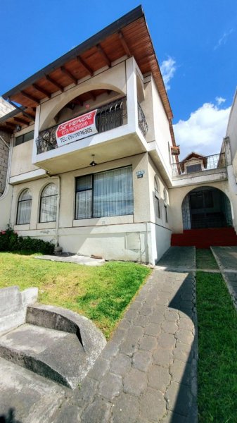 Casa en Venta en Urb. Jardín del Valle Quito, Pichincha