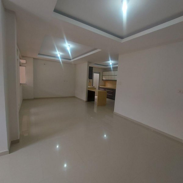 EN URBANIZACIÓN SAN PATRICIO SE VENDE DEPARTAMENTO EN PLANTA BAJA DE ESTRENO 3 DORMITORIOS