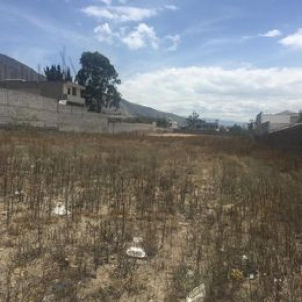 Terreno de 4000 mts. en la Mitad del Mundo excelente ubicación.