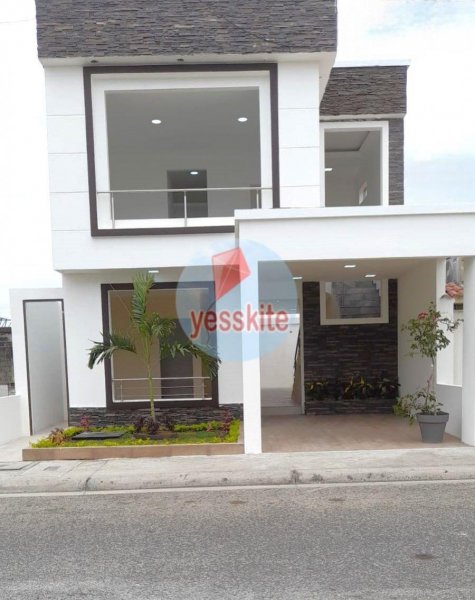 Foto Casa en Venta en Guayaquil, Guayas - U$D 168.000 - CAV40546 - BienesOnLine