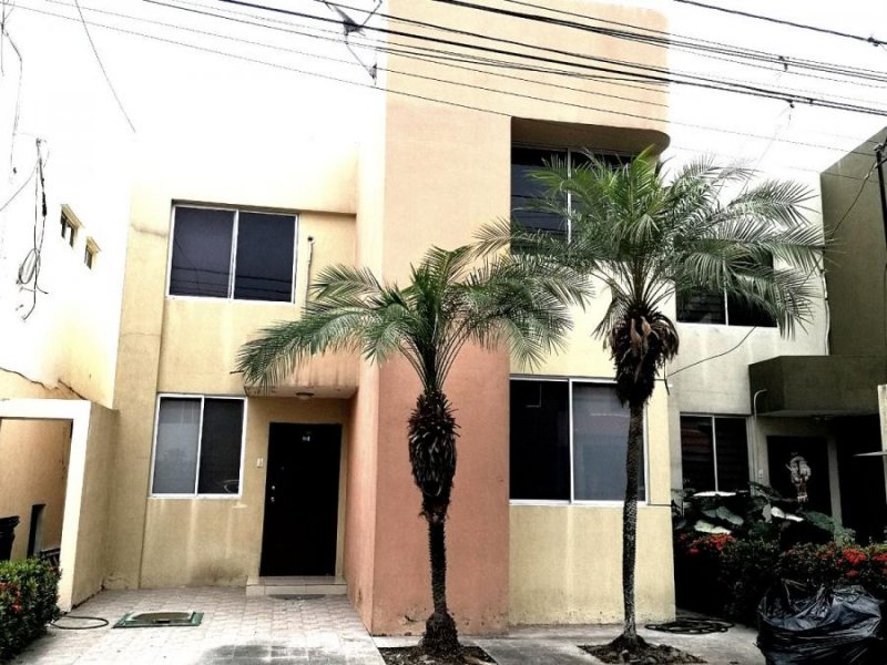 Casa en Arriendo por temporada en  Daule, Guayas