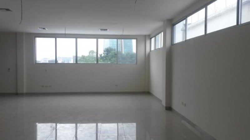 Foto Oficina en Arriendo en Guayaquil, Guayas - U$D 1.500 - OFA17633 - BienesOnLine