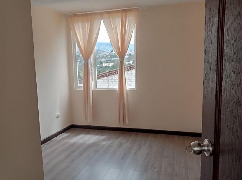 Casa en Arriendo en La Península Ambato, Tungurahua