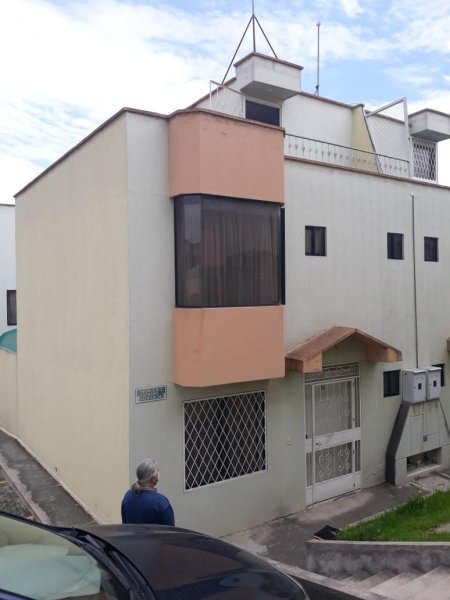 Foto Casa en Venta en Calderón, Quito, Pichincha - U$D 84.000 - CAV37025 - BienesOnLine