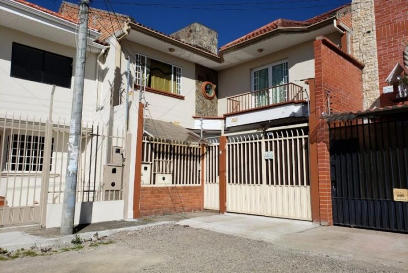 Foto Casa en Venta en BAÑOS, Cuenca, Azuay - U$D 132.000 - CAV31318 - BienesOnLine