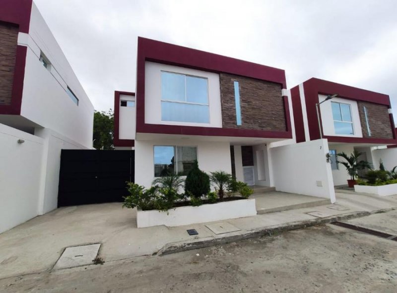 Foto Casa en Venta en Manta, Manabi - U$D 150.000 - CAV34236 - BienesOnLine