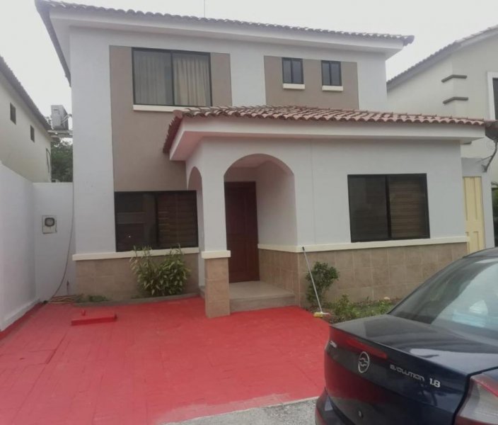 Casa en Arriendo en TARQUI CIUDAD CELESTE, Guayas