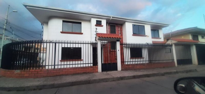 Casa en Venta en Totoracocha Cuenca, Azuay