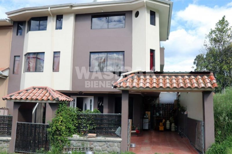 Foto Casa en Venta en Baños, Cuenca, Azuay - U$D 140.000 - CAV32428 - BienesOnLine