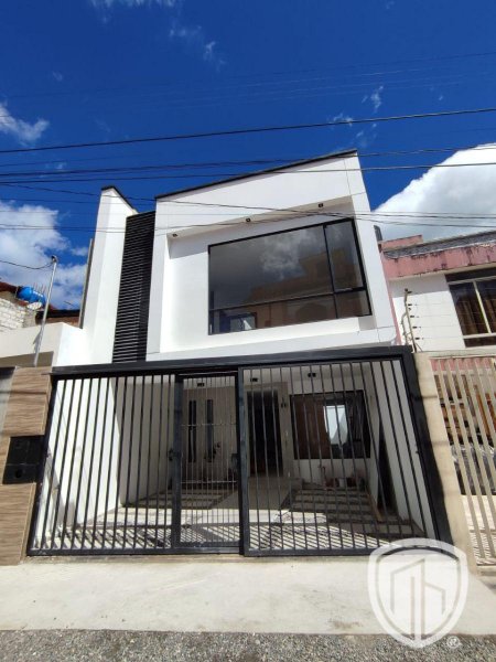 Foto Casa en Venta en Loja, Loja - U$D 112.000 - CAV32936 - BienesOnLine