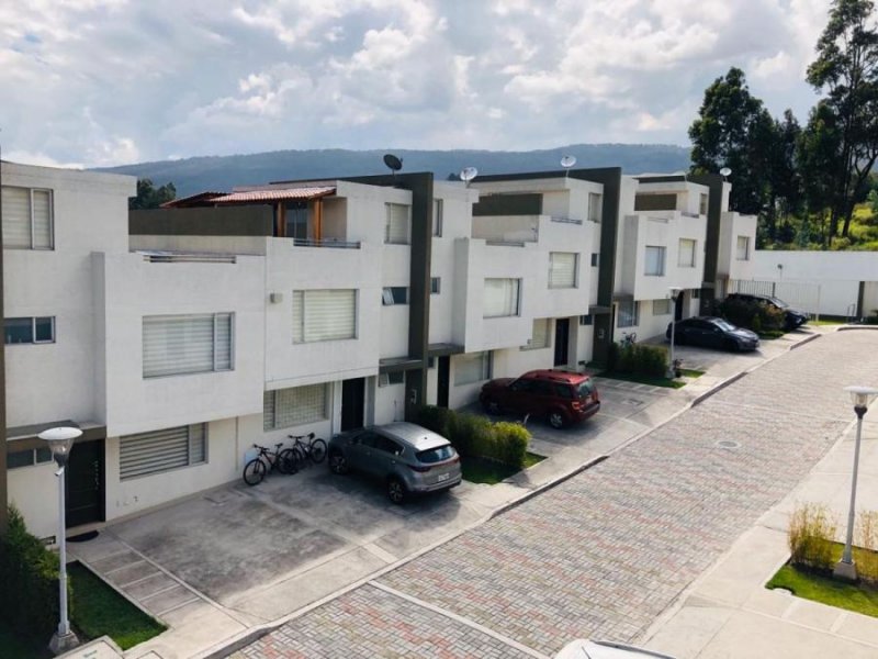 Foto Casa en Venta en Conocoto, Quito, Pichincha - U$D 125.000 - CAV30583 - BienesOnLine