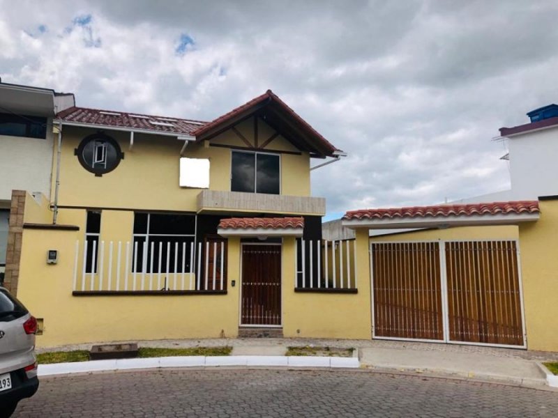 Foto Casa en Venta en San Pedro d Taboada, Quito, Pichincha - U$D 219.000 - CAV30590 - BienesOnLine