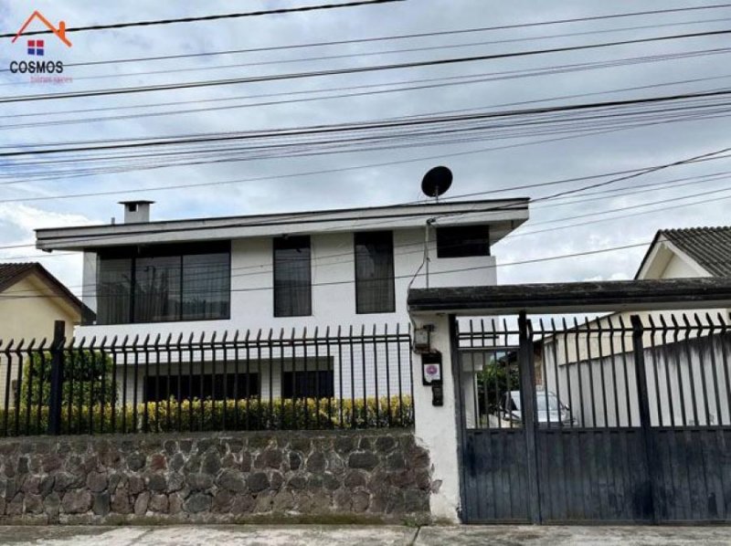 Casa de venta en Otavalo en la ciudadela Imbaya