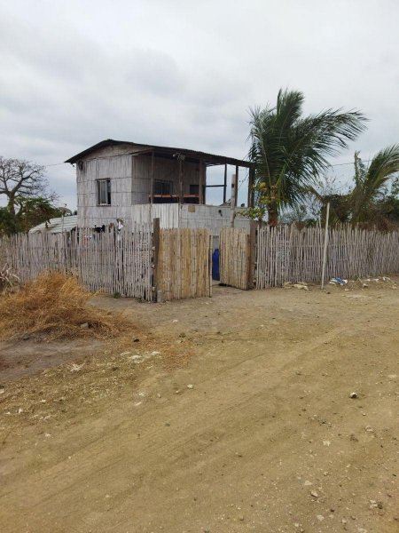 Casa en Venta en Jaramijo Si es entre Jaramijo y Manta redondel del imperio, Manabi