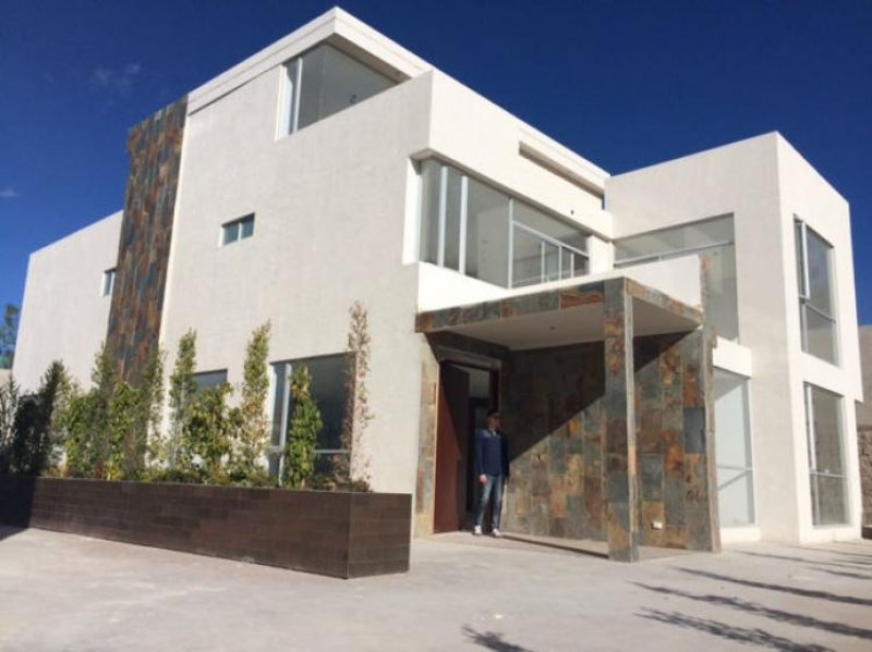 Foto Casa en Venta en Quito, Pichincha - U$D 695.000 - CAV24431 - BienesOnLine