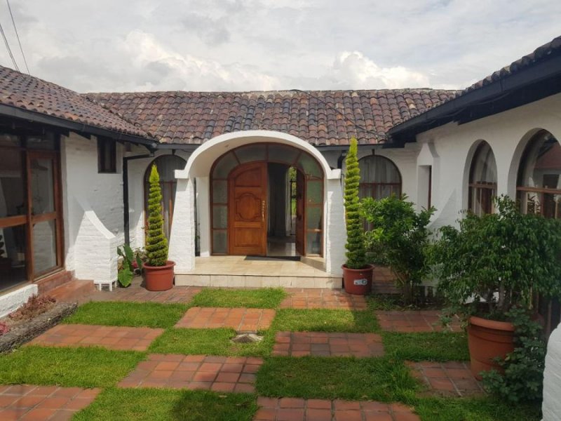 Casa en Venta en valle de los chillos Quito, Pichincha