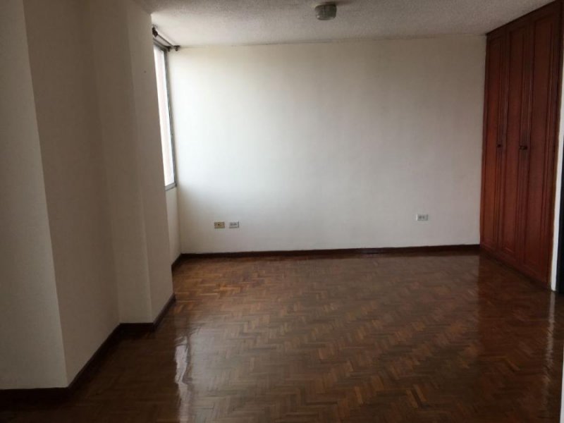 Foto Departamento en Venta en Colegio Aeronáutico Quito, Pichincha - U$D 55.000 - DEV33111 - BienesOnLine