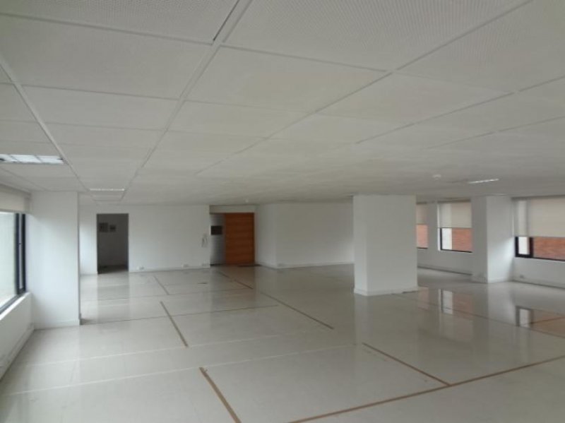 Foto Oficina en Arriendo en LA CORUÑA, Quito, Pichincha - U$D 3.456 - OFA9815 - BienesOnLine