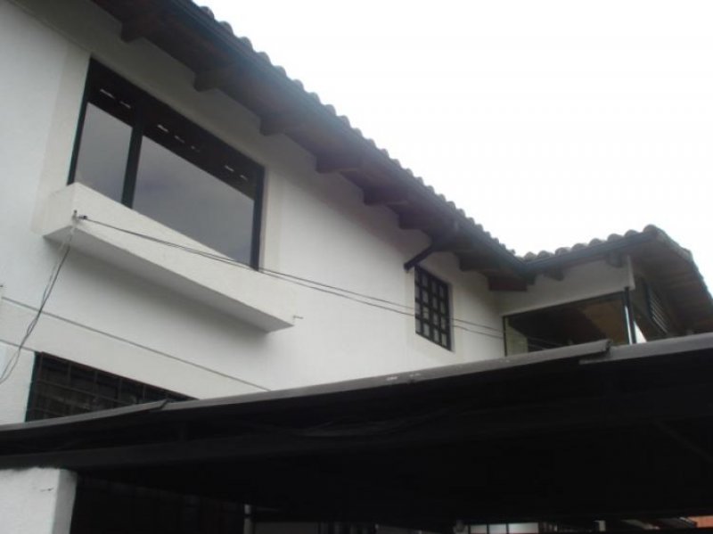 Foto Casa en Arriendo en EL BATAN, Quito, Pichincha - U$D 1.800 - CAA10743 - BienesOnLine