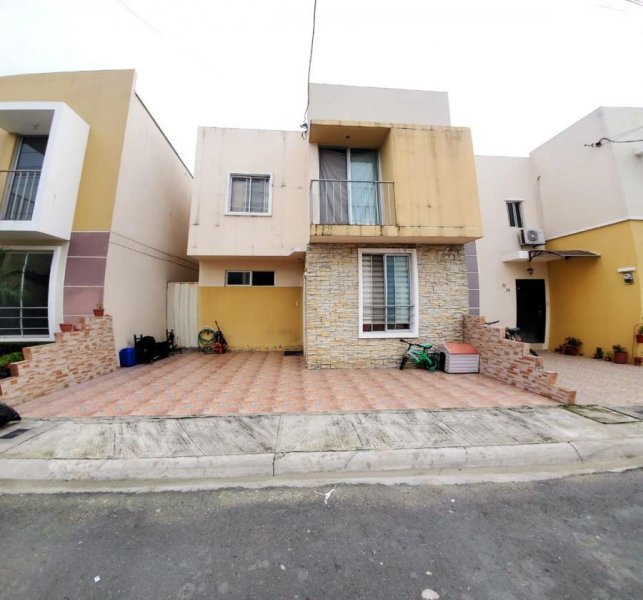 Foto Casa en Venta en Daule, Guayas - U$D 100.000 - CAV37497 - BienesOnLine