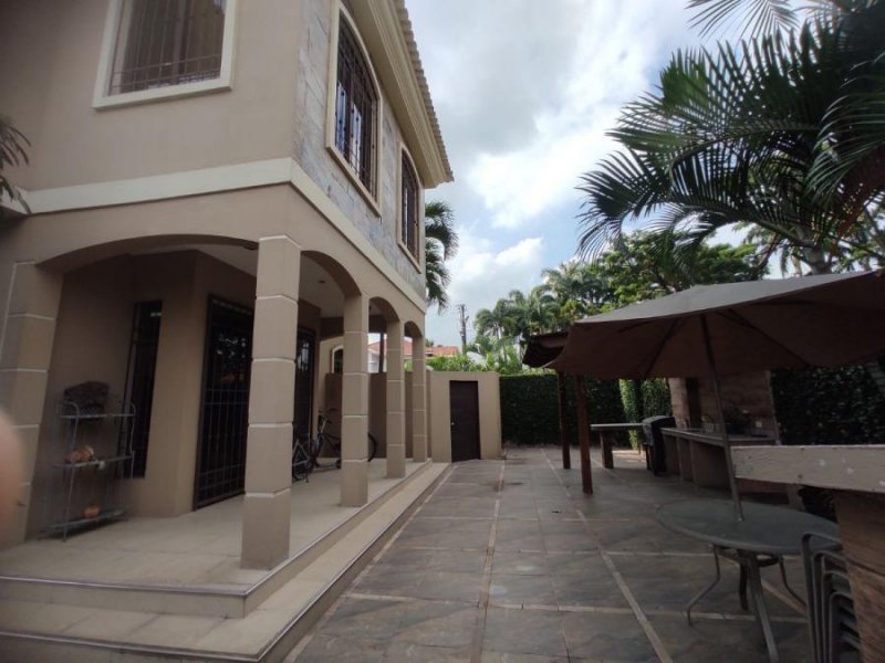 Foto Casa en Venta en Samborondón, Guayas - U$D 450.000 - CAV37741 - BienesOnLine