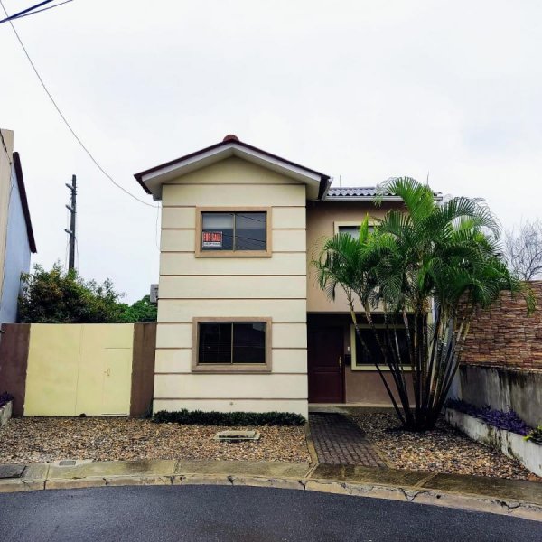 Casa en Venta en LA AURORA Daule, Guayas