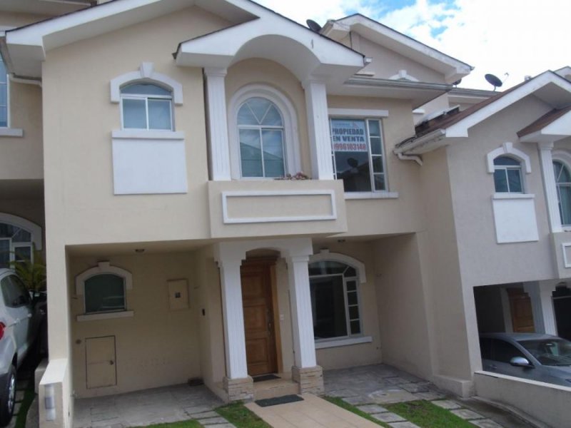 Foto Casa en Venta en La Luz, Quito, Pichincha - U$D 140.000 - CAV36520 - BienesOnLine