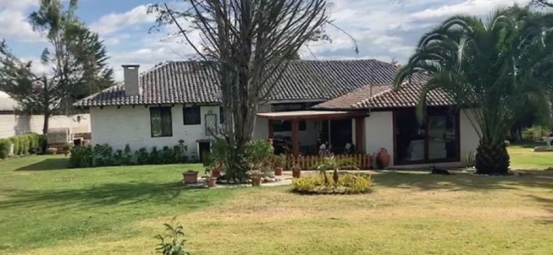 Quinta en Venta en Checa Checa, Pichincha