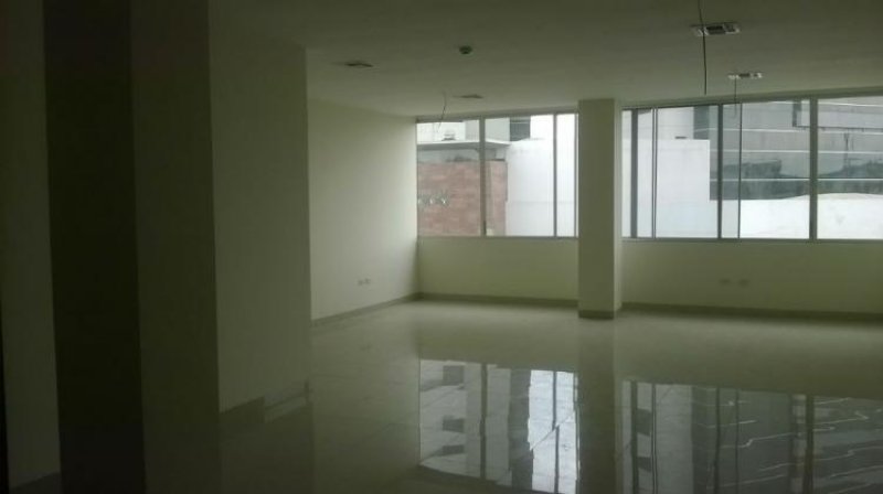 Foto Oficina en Venta en Tarqui, Guayaquil, Guayas - U$D 150.000 - OFV18706 - BienesOnLine