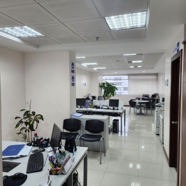 OFICINA  EN VENTA ALMAGRO PLAZA