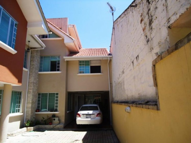 Foto Casa en Venta en Cuenca, Azuay - U$D 108.000 - CAV8095 - BienesOnLine