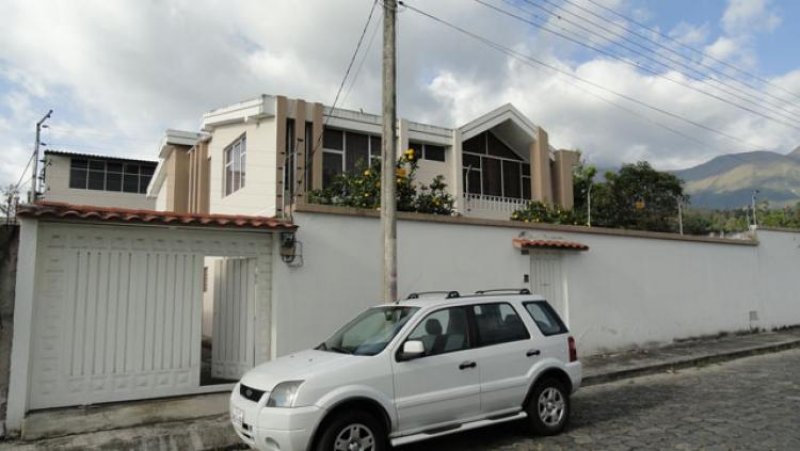 Foto Casa en Venta en Otavalo, Imbabura - U$D 225.000 - CAV27545 - BienesOnLine