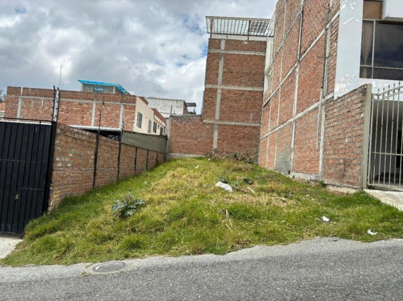 Terreno en Venta en Urbanización BELLMONTE, sector Época Loja, Loja