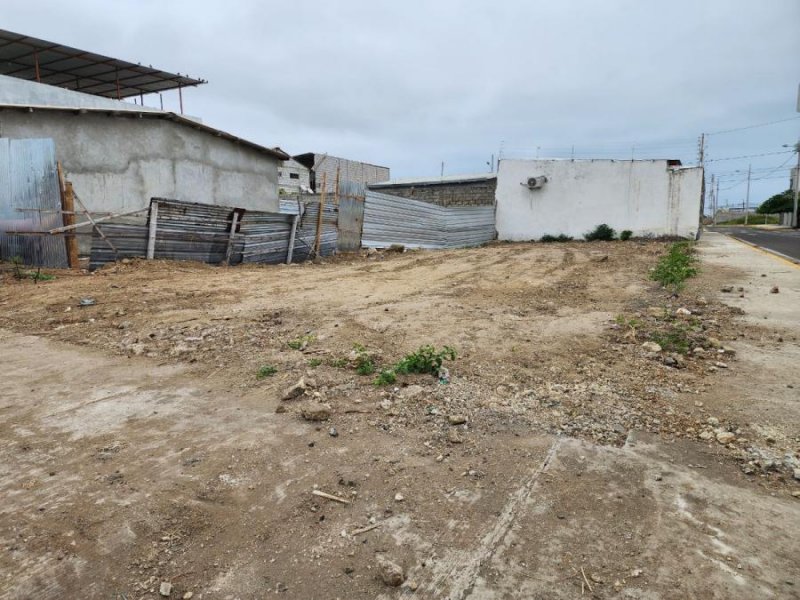 TERRENO ESQUINERO EN VENTA UBICADO EN SALINAS SECTOR SANTA PAULA