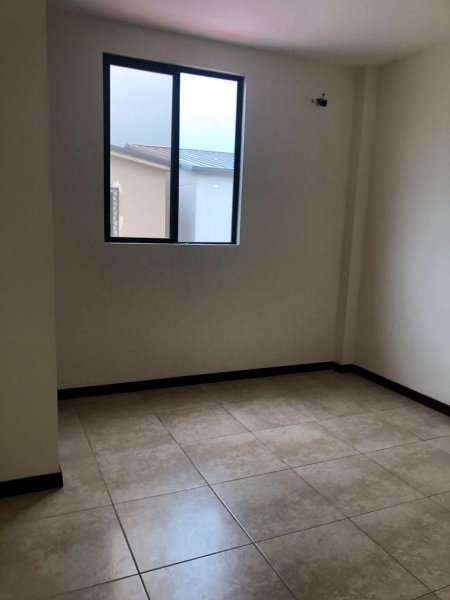 Foto Casa en Venta en Tarqui, Guayaquil, Guayas - U$D 125.000 - CAV39184 - BienesOnLine