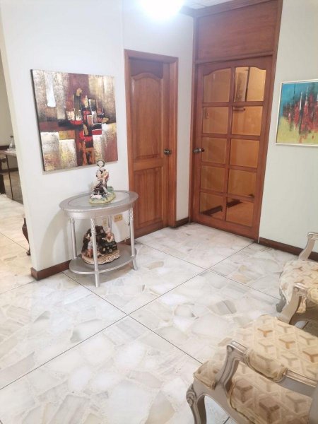 Foto Casa en Venta en Tarqui, Guayaquil, Guayas - U$D 240.000 - CAV38966 - BienesOnLine