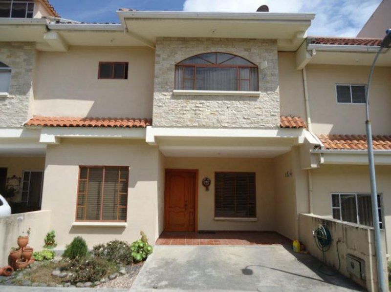 Foto Villa en Venta en Cuenca, Azuay - U$D 130.000 - VIV19825 - BienesOnLine