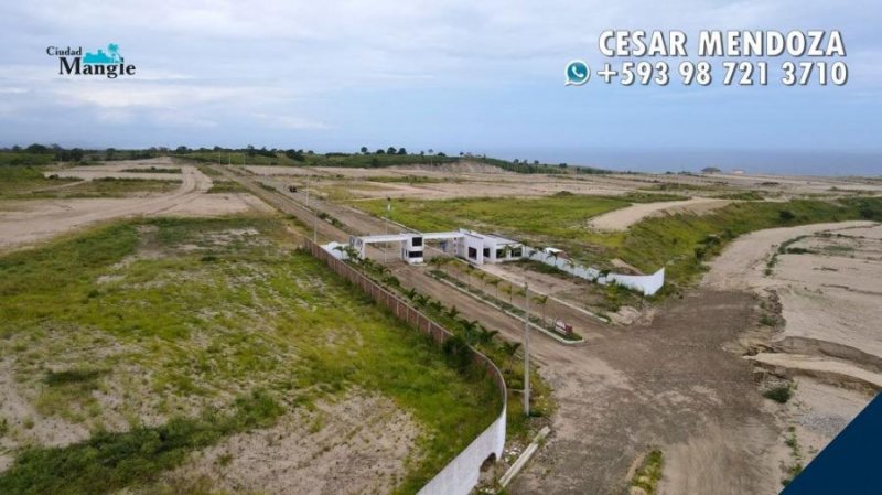 VIVE SOBRE ACANTILADO FRENTE AL OCÉANO PACIFICO EN URBANIZACION PRIVADA CIUDAD MANGLE EN MONTECRISTI